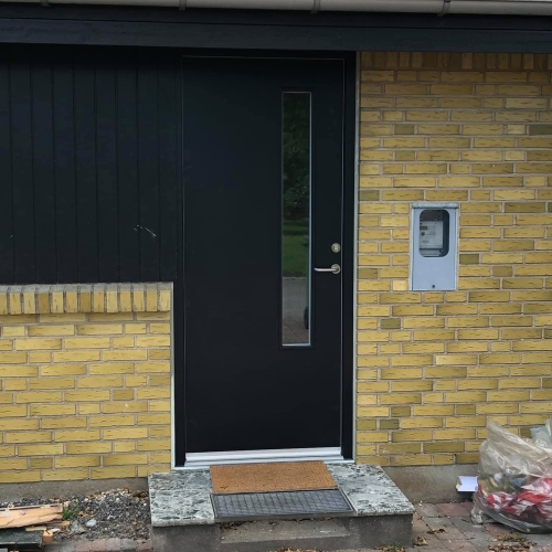 Ny dør i bolig i Aabenraa